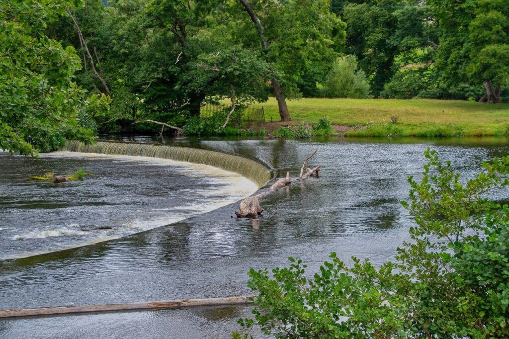 Horseshoe Falls, waterfall in south wales