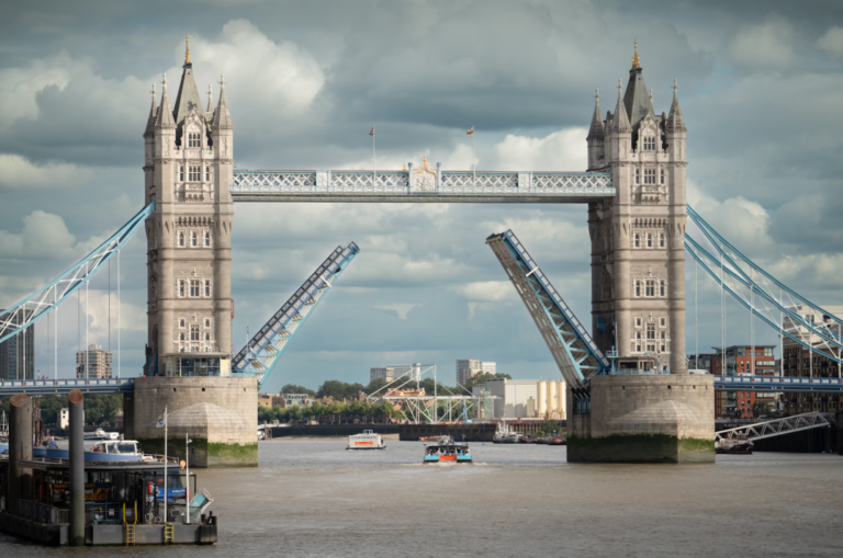 history of tower bridge, travel uk, uk touring tips